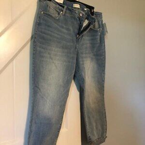 Wonderly Mid rise Skinny Crop Jeans